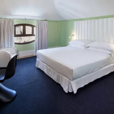 Mariposa Hotel 4*