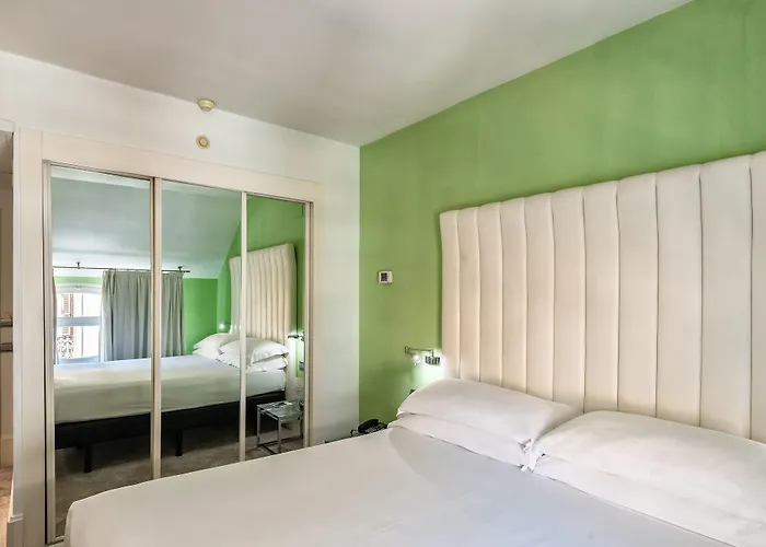 马拉加马里波萨酒店