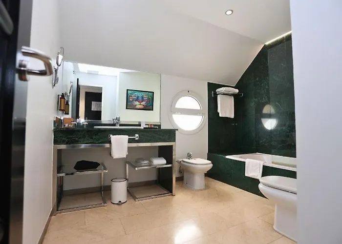 马拉加马里波萨酒店 酒店