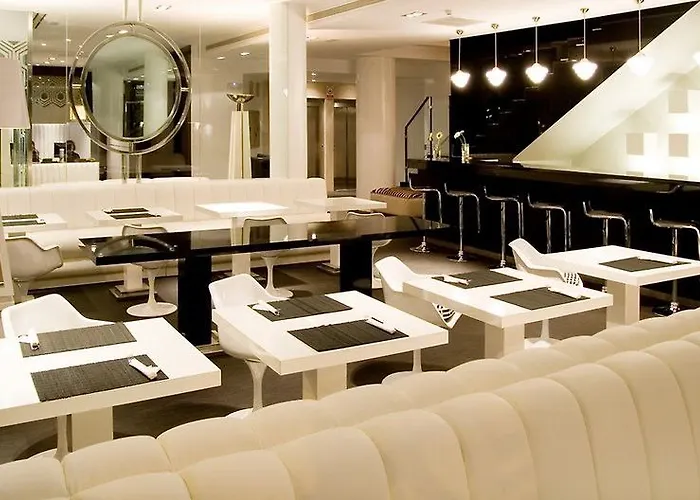 马拉加马里波萨酒店 酒店