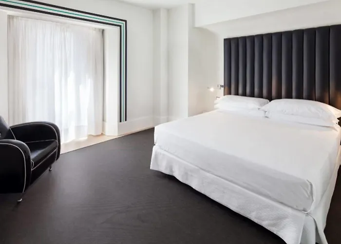 马拉加马里波萨酒店 酒店