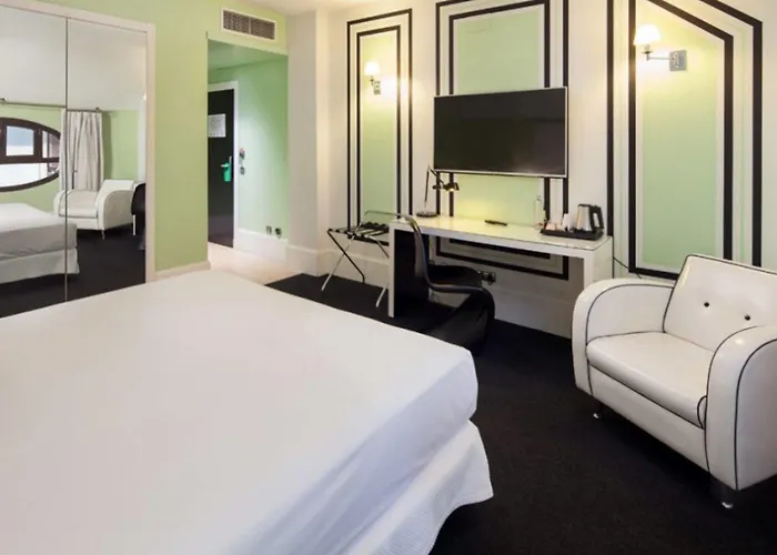 马拉加马里波萨酒店 酒店