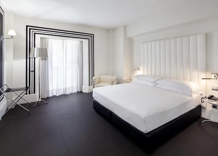 马拉加马里波萨酒店 酒店